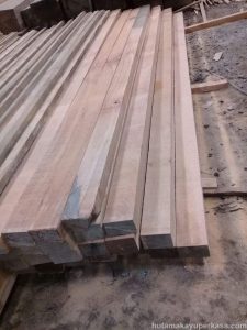 Jual kayu kamper untuk bangunan dan proyek