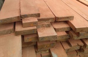 Jual papan kayu untuk bangunan dan proyek